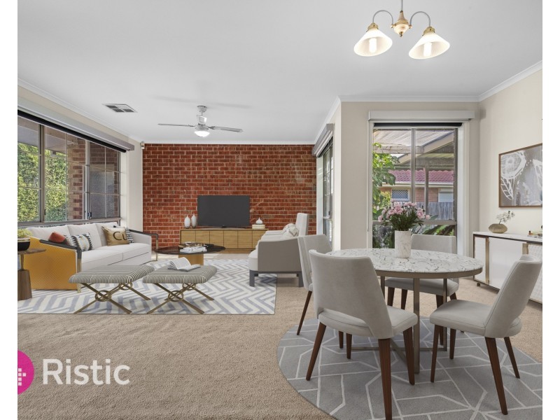 8 Carroll Crescent, Mill Park VIC 3082