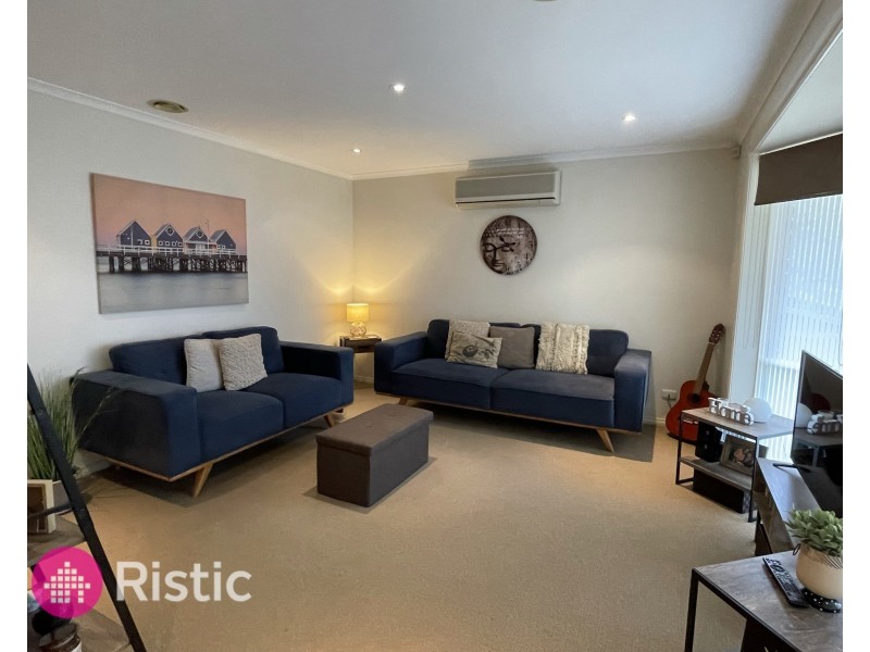 6 Sturrock Court, Mill Park VIC 3082