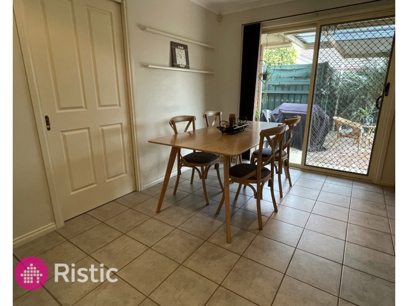 6 Sturrock Court, Mill Park VIC 3082