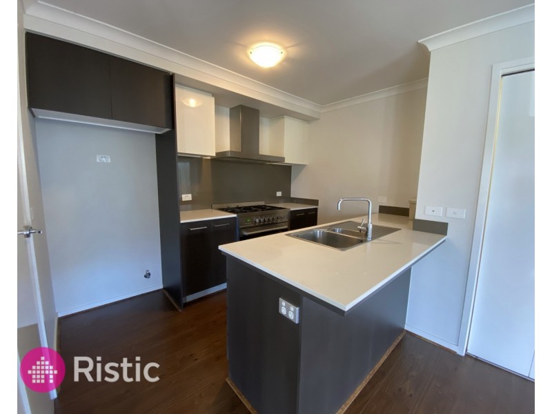 10 Weerona Parkway, Wollert VIC 3750