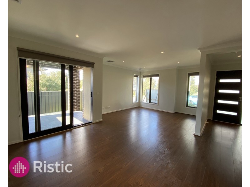 10 Weerona Parkway, Wollert VIC 3750