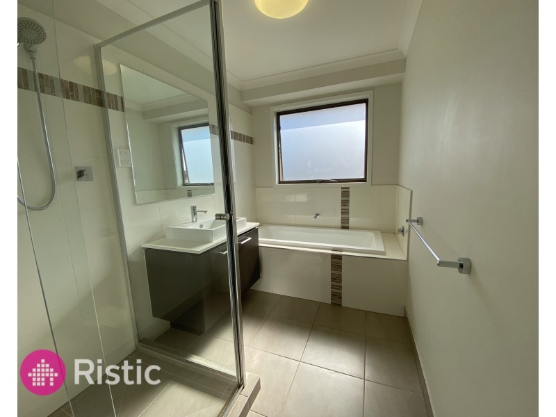 10 Weerona Parkway, Wollert VIC 3750