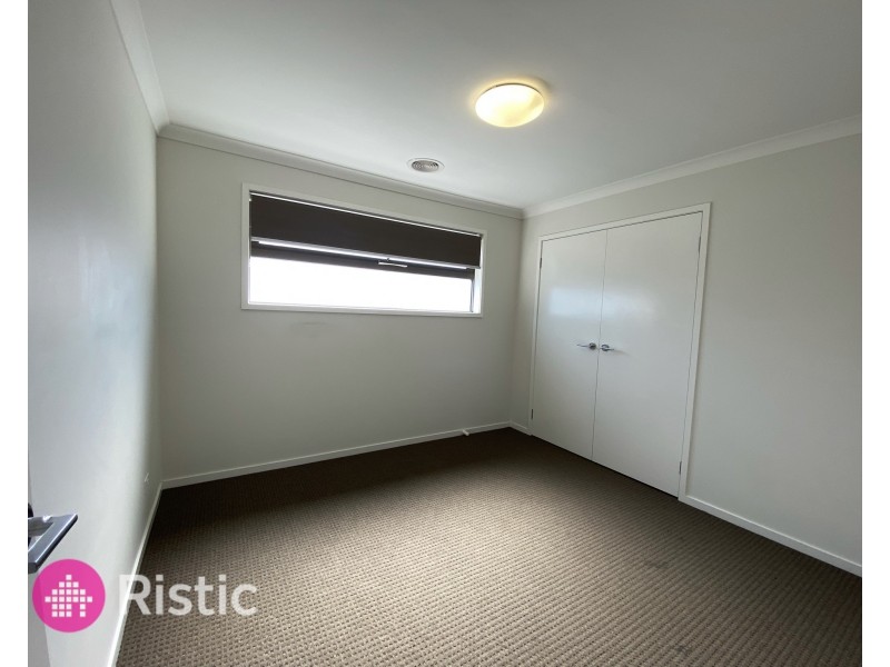 10 Weerona Parkway, Wollert VIC 3750