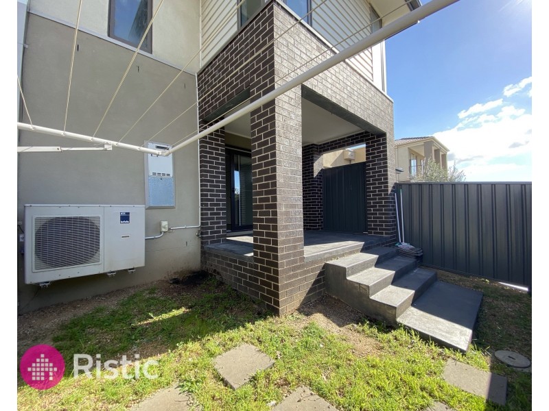 10 Weerona Parkway, Wollert VIC 3750