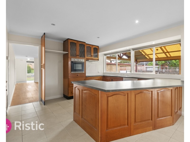 13 Springfield Court, Mill Park VIC 3082