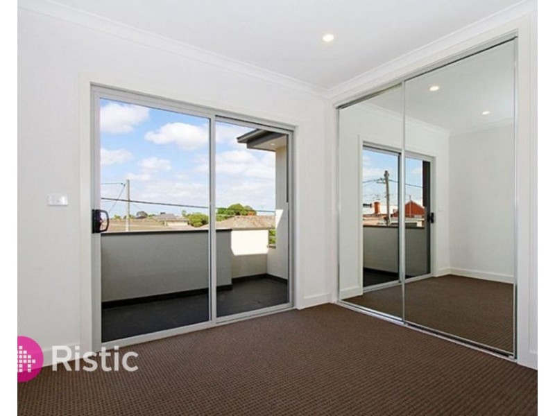 4/4 Henry Street, Reservoir VIC 3073