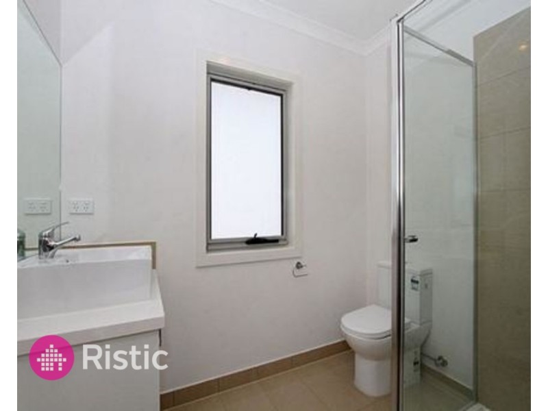 4/4 Henry Street, Reservoir VIC 3073