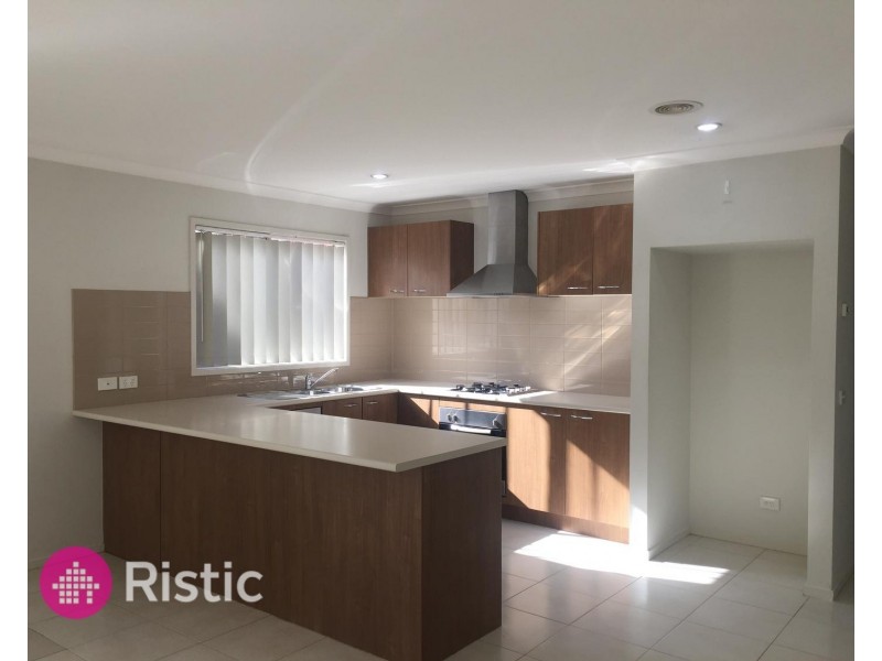 19 Sanctum Circuit, Doreen VIC 3754