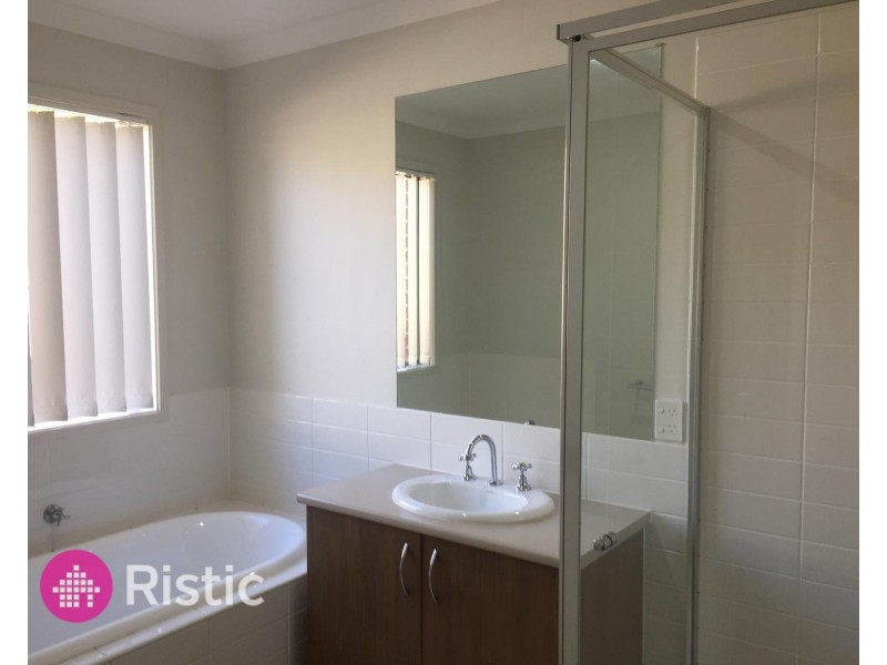 19 Sanctum Circuit, Doreen VIC 3754