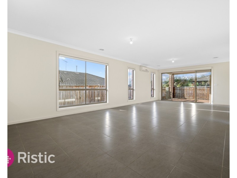 43 Senecio Drive, Doreen VIC 3754