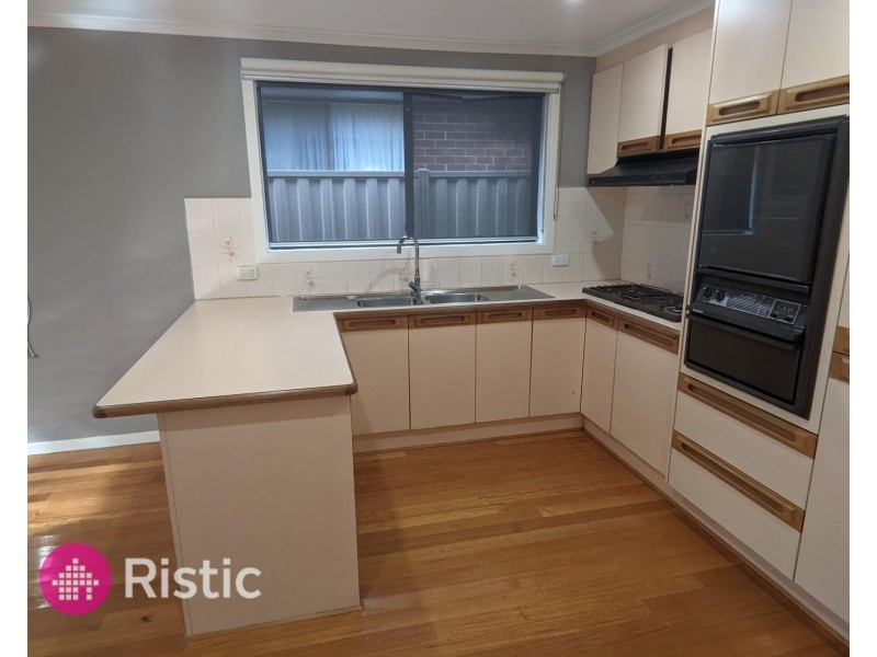 25 Golf Links Drive, Mill Park VIC 3082