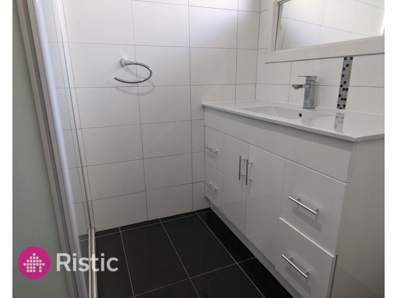 25 Golf Links Drive, Mill Park VIC 3082