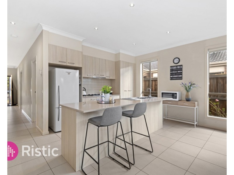 104 Gordons Road, South Morang VIC 3752