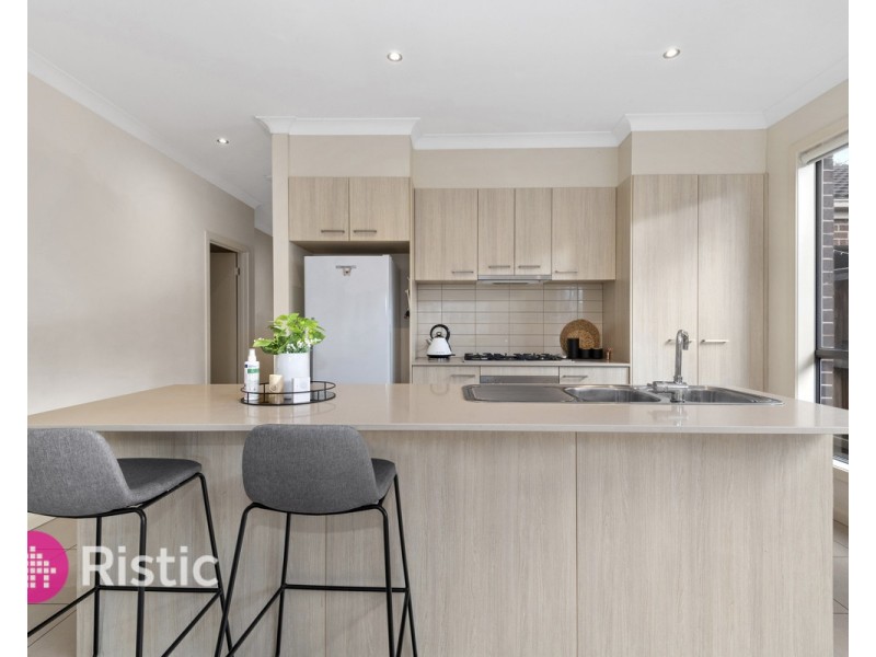 104 Gordons Road, South Morang VIC 3752