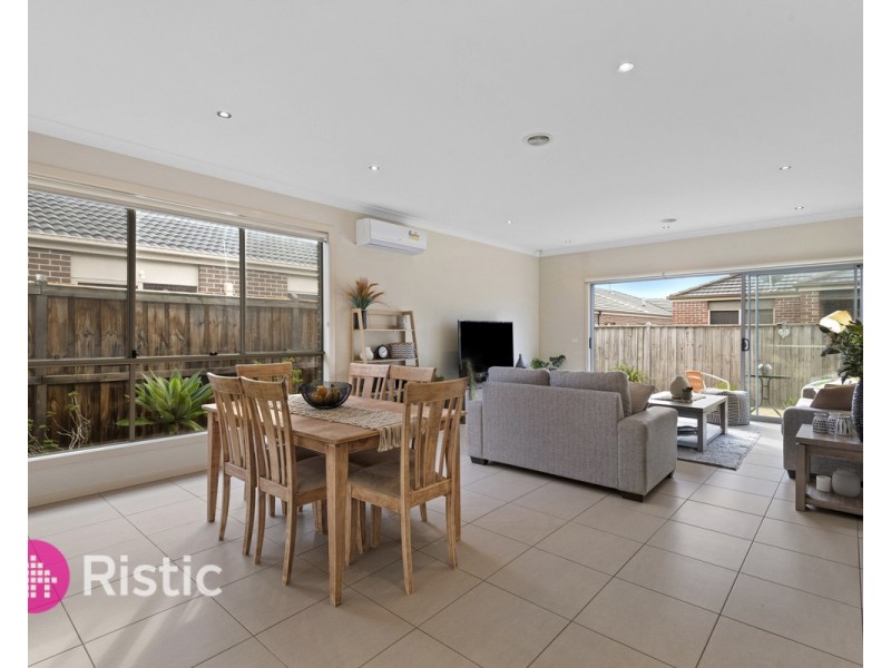 104 Gordons Road, South Morang VIC 3752