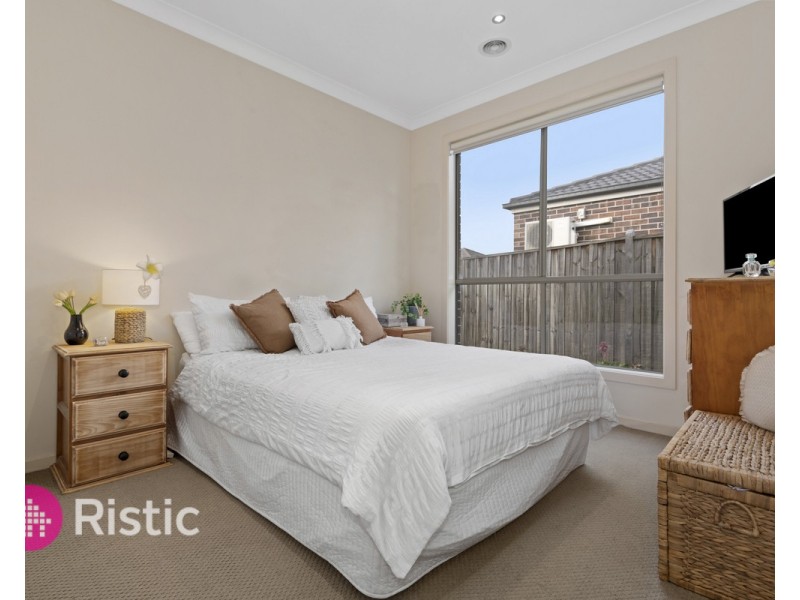 104 Gordons Road, South Morang VIC 3752