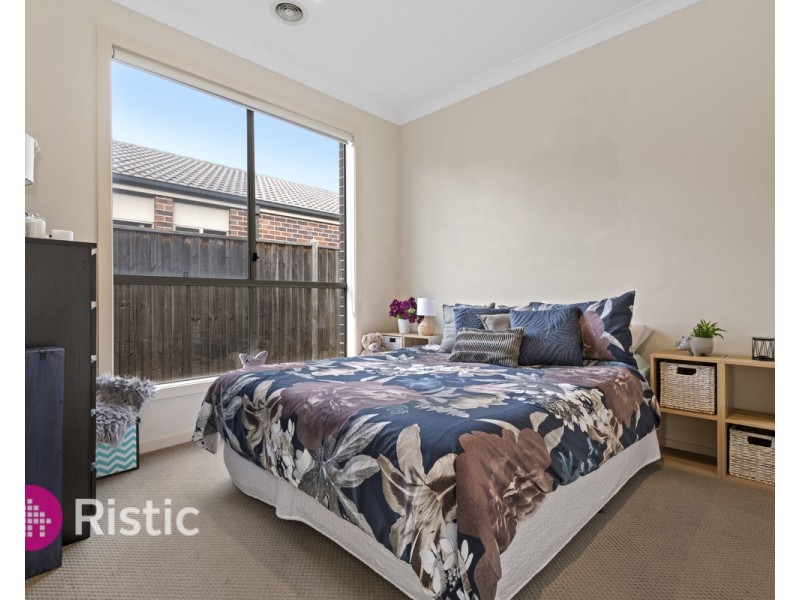 104 Gordons Road, South Morang VIC 3752