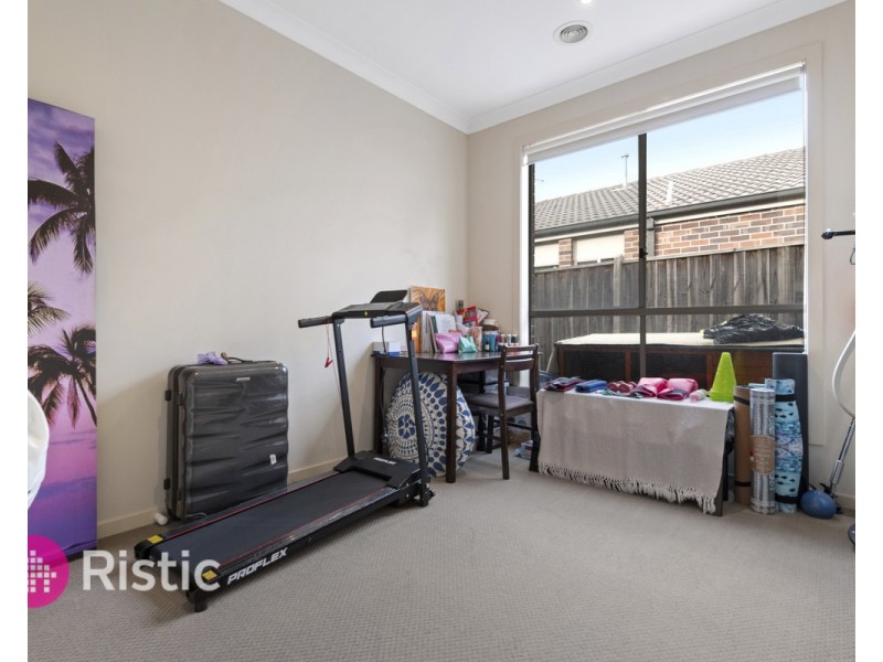 104 Gordons Road, South Morang VIC 3752