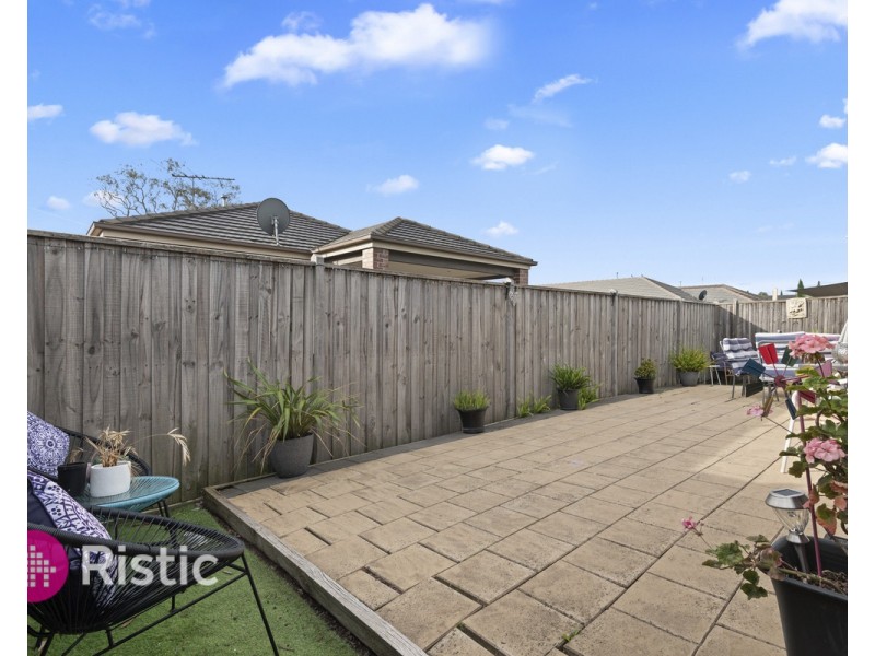 104 Gordons Road, South Morang VIC 3752
