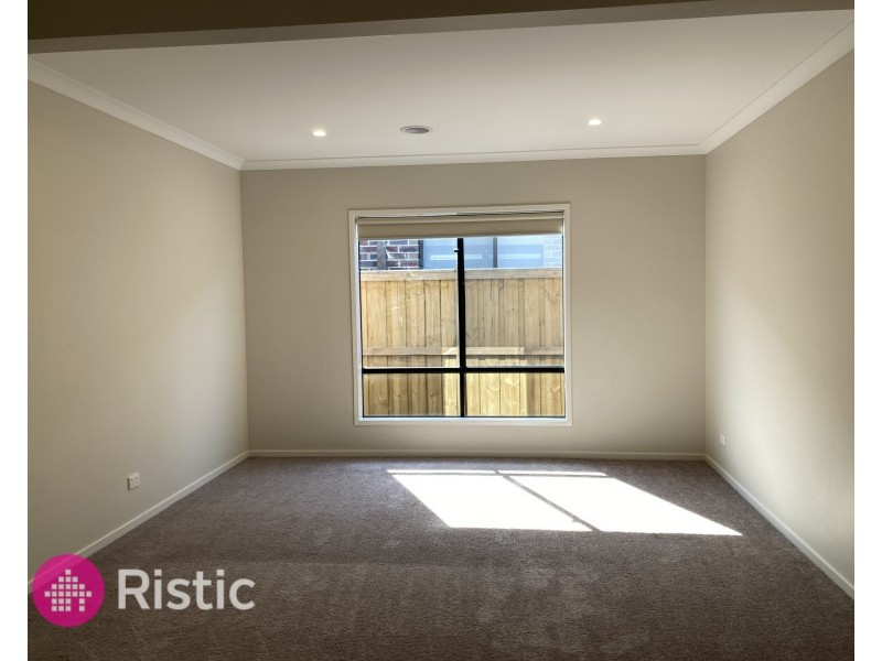 48 Woodcrest Way, Wollert VIC 3750