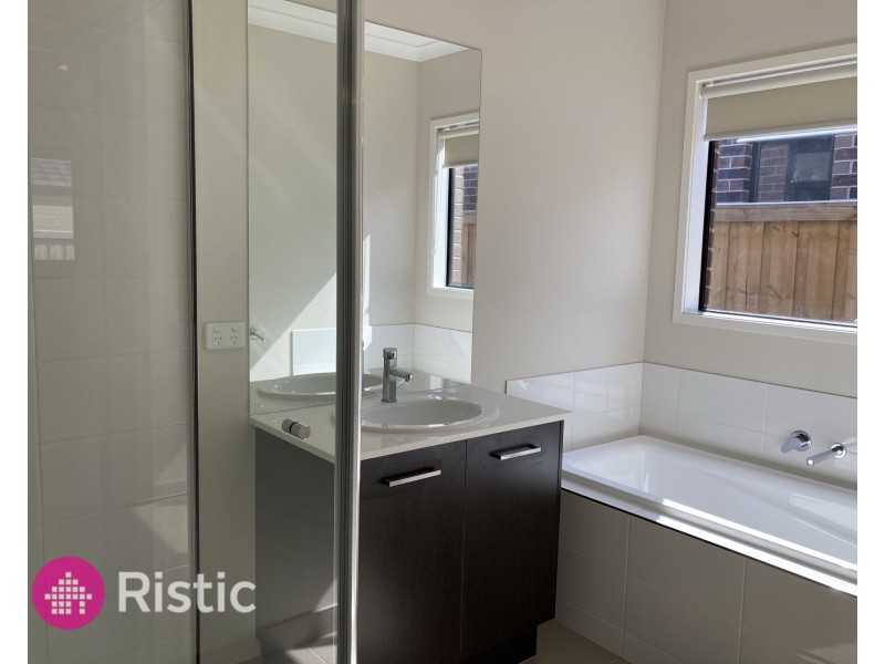 48 Woodcrest Way, Wollert VIC 3750