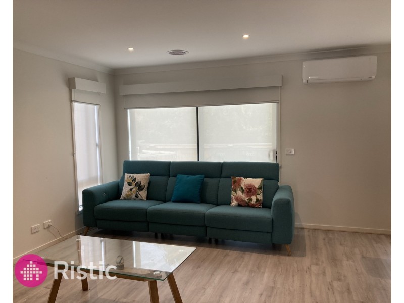 28 Odette Way, South Morang VIC 3752