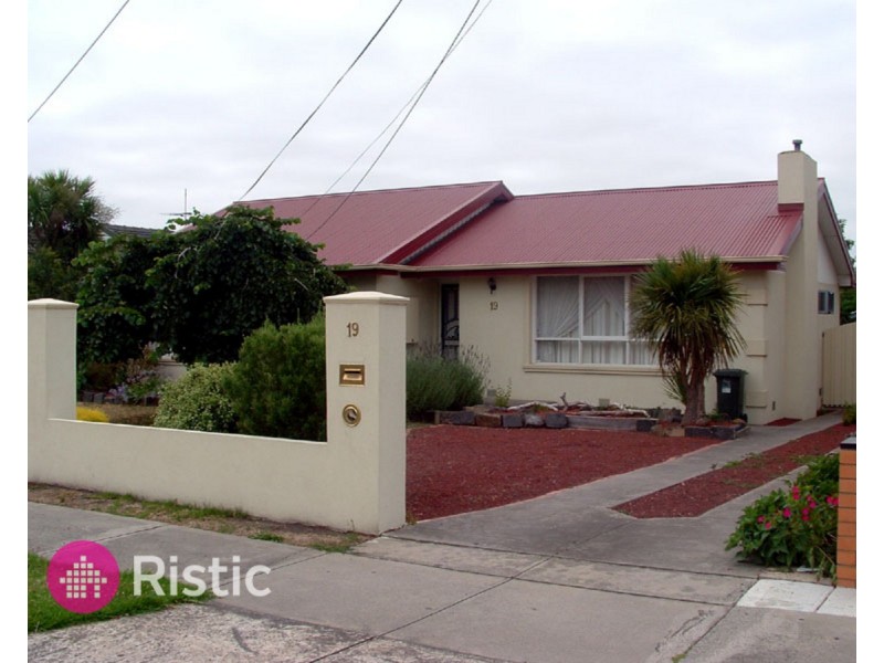 19 Memorial Avenue, Epping VIC 3076