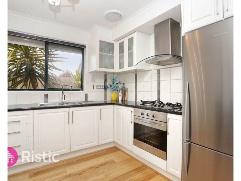 2/68 Northumberland Drive, Epping VIC 3076