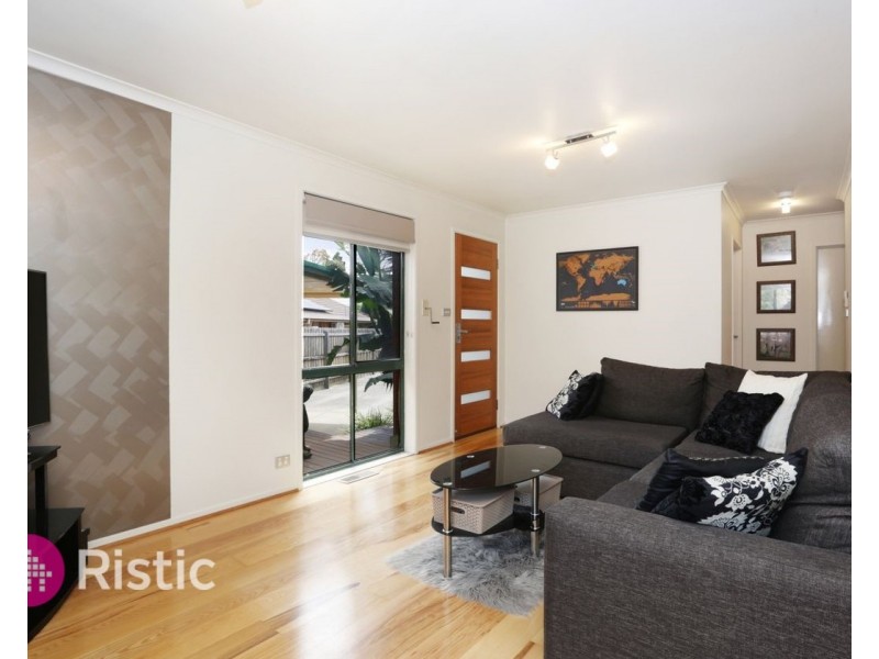 2/68 Northumberland Drive, Epping VIC 3076