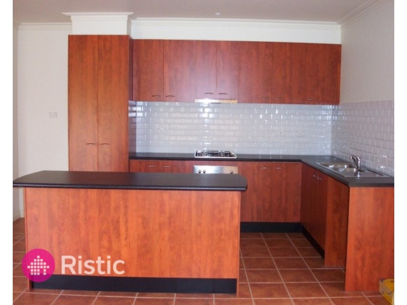 2/22 Tonelli Crescent, Mill Park VIC 3082