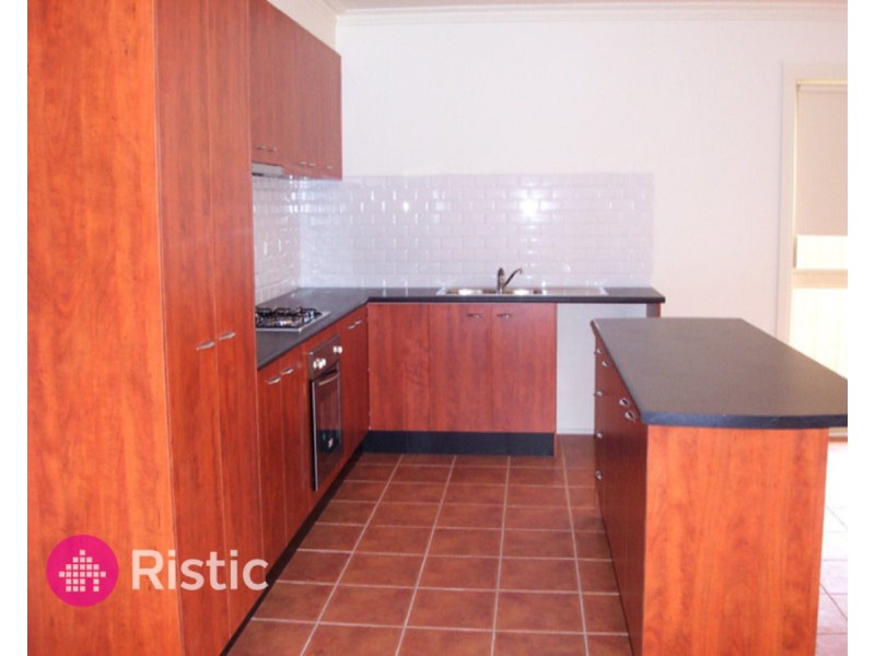 2/22 Tonelli Crescent, Mill Park VIC 3082