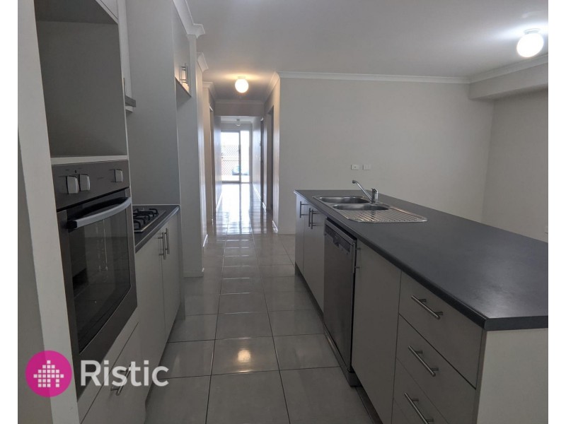 23 Peterborough Drive, Doreen VIC 3754