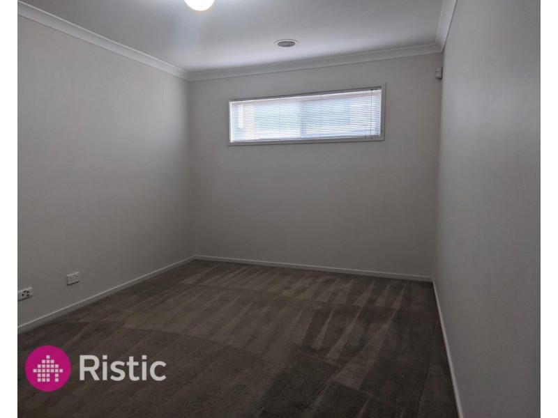 23 Peterborough Drive, Doreen VIC 3754