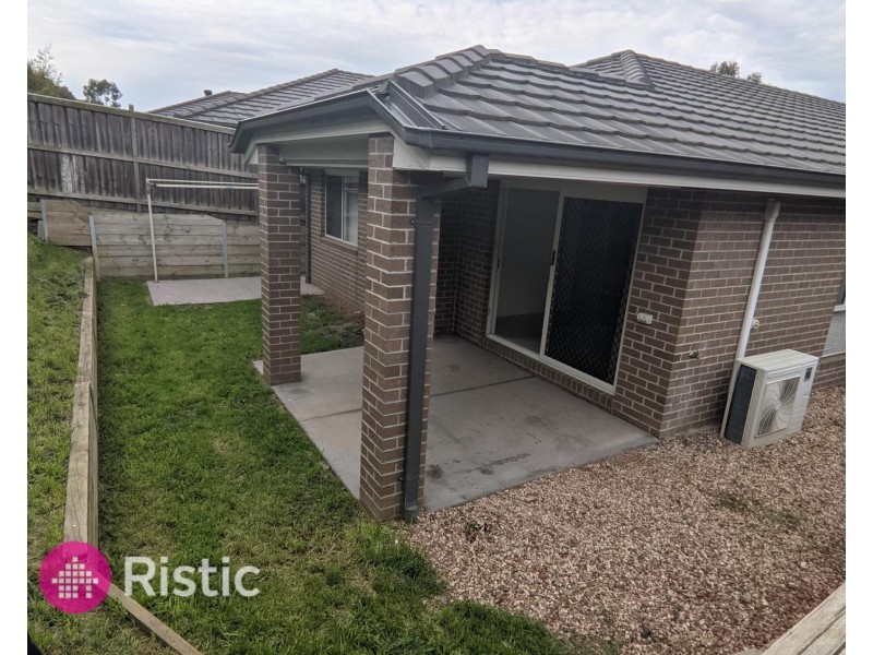 23 Peterborough Drive, Doreen VIC 3754