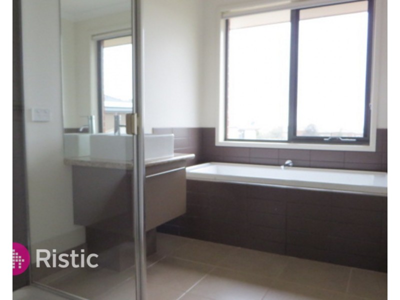 15 Hestia Court, South Morang VIC 3752