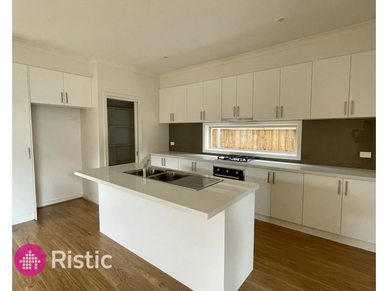 29 Kinkora Crescent, South Morang VIC 3752
