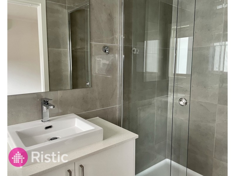 29 Kinkora Crescent, South Morang VIC 3752
