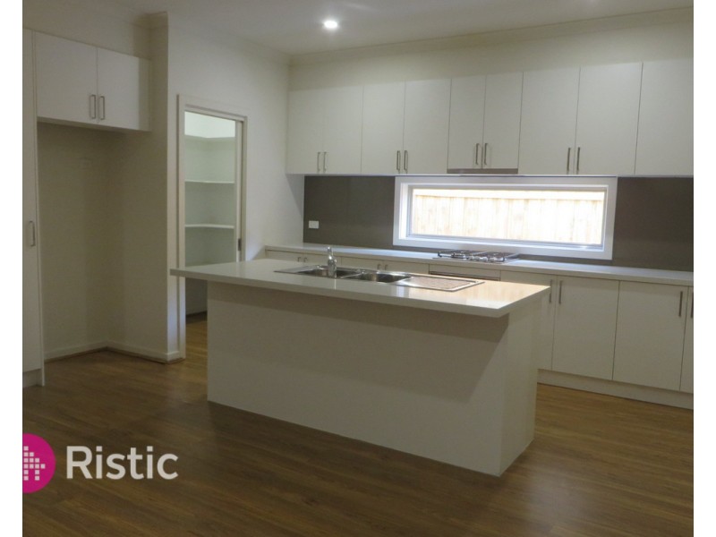29 Kinkora Crescent, South Morang VIC 3752