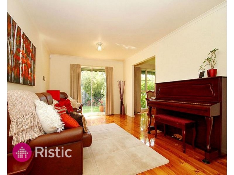 5 Ellerslie Court, Mill Park VIC 3082