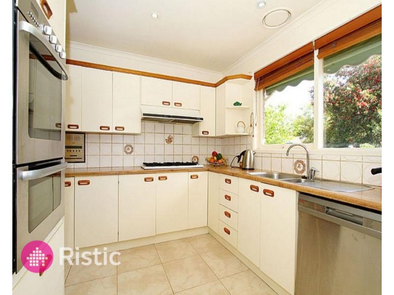 5 Ellerslie Court, Mill Park VIC 3082