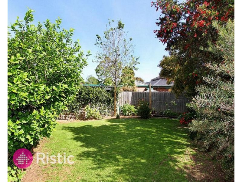 5 Ellerslie Court, Mill Park VIC 3082
