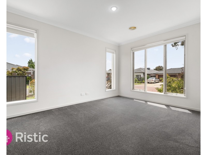 67 Breasley Parkway, Point Cook VIC 3030