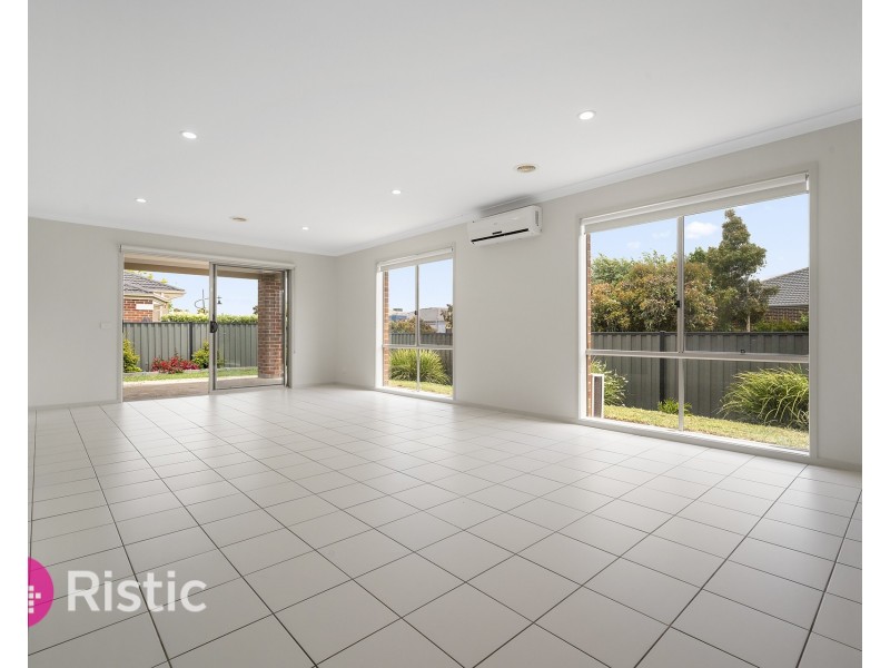 67 Breasley Parkway, Point Cook VIC 3030