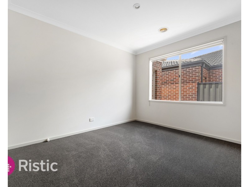 67 Breasley Parkway, Point Cook VIC 3030