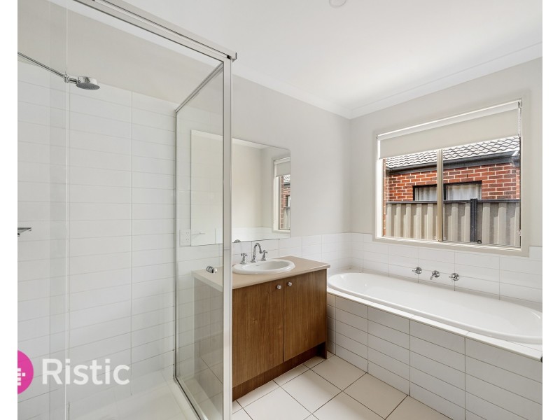 67 Breasley Parkway, Point Cook VIC 3030