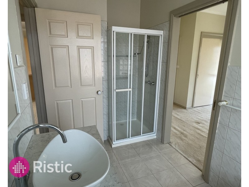 1/13 Mirbelia Crescent, Mill Park VIC 3082