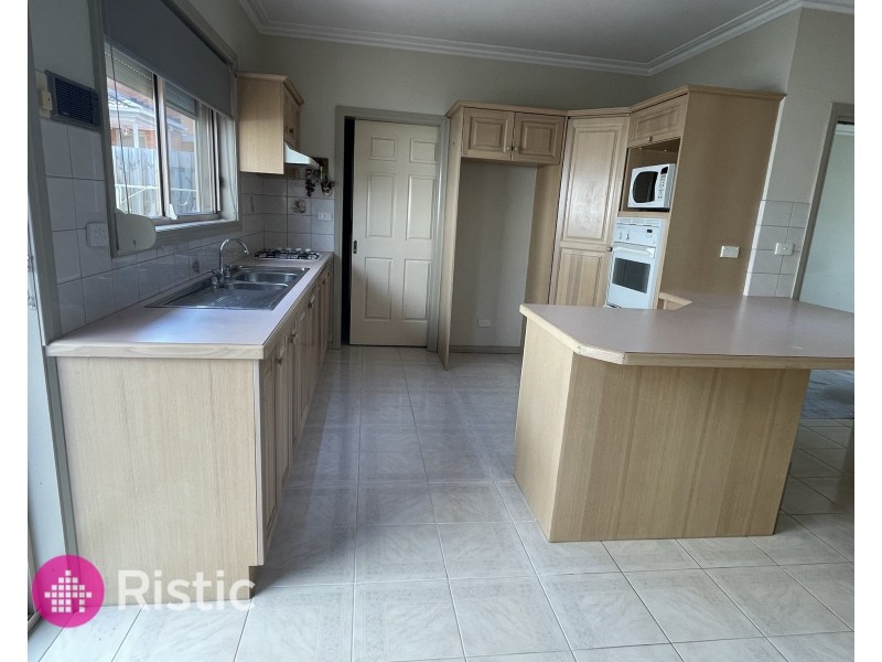 1/13 Mirbelia Crescent, Mill Park VIC 3082