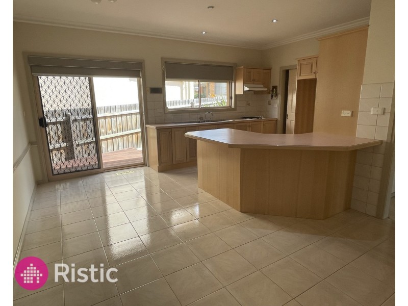 1/13 Mirbelia Crescent, Mill Park VIC 3082