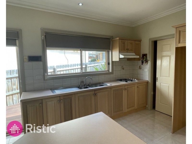 1/13 Mirbelia Crescent, Mill Park VIC 3082