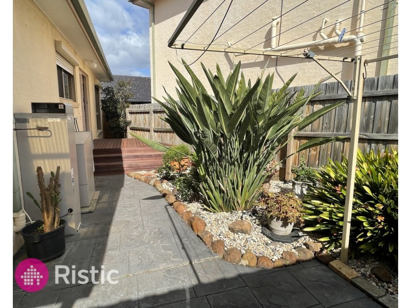 1/13 Mirbelia Crescent, Mill Park VIC 3082